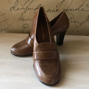AEROSOLES Rollatini Pump - Tan